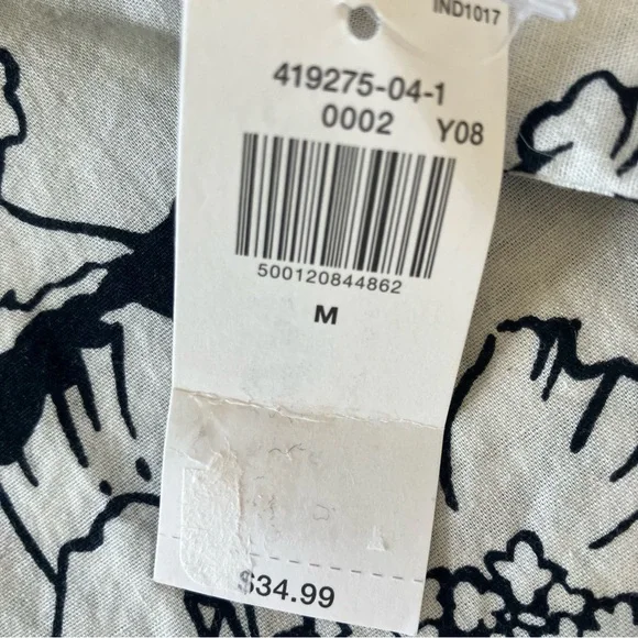 NWT Men’s Old Navy Black Floral Camp Button Up Hawaiian Short Sleeve Shirt Med - Picture 6 of 6